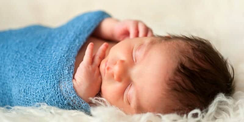 things you must consider when swaddling baby at night