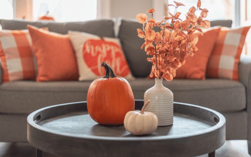 Fall season is fun to use simple decorations. 