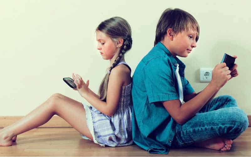 kids on devices needing a media fast